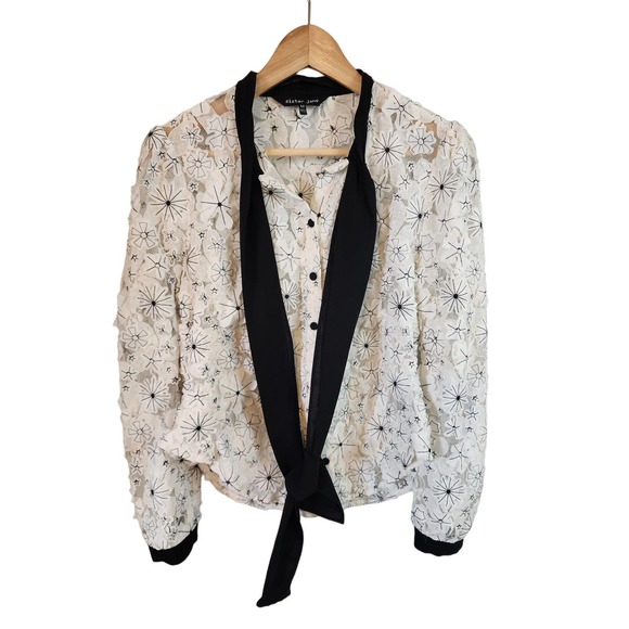 Sister Jane Tops - SISTER JANE Black and White Textured Floral Lacey Button Up Top MED